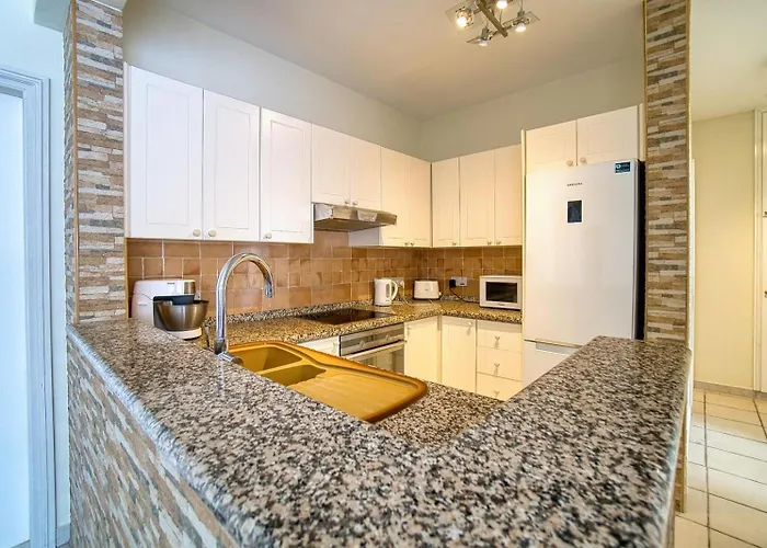 Limnaria Gardens H 202 * パ フォス